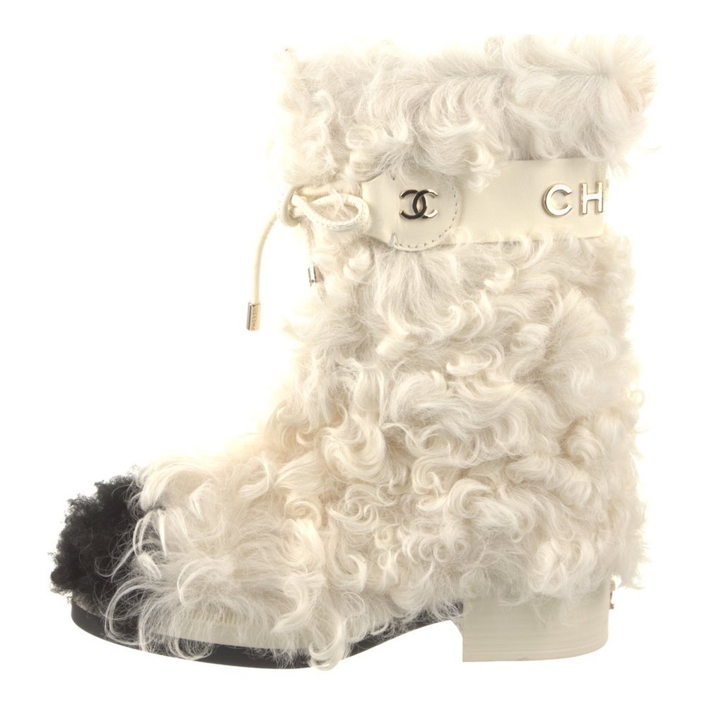 NWT CHANEL Interlocking CC Shearling 2021 Boots - Picture 3 of 12